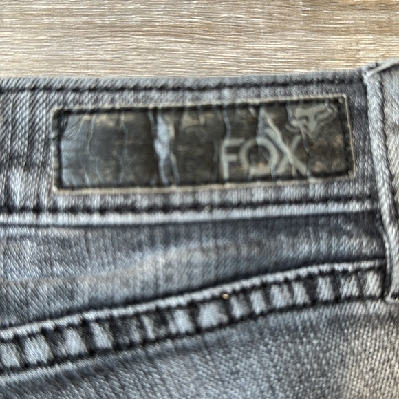 Fox black jean shorts size 0 four pockets two in form and two in back. - Picture 4 of 11